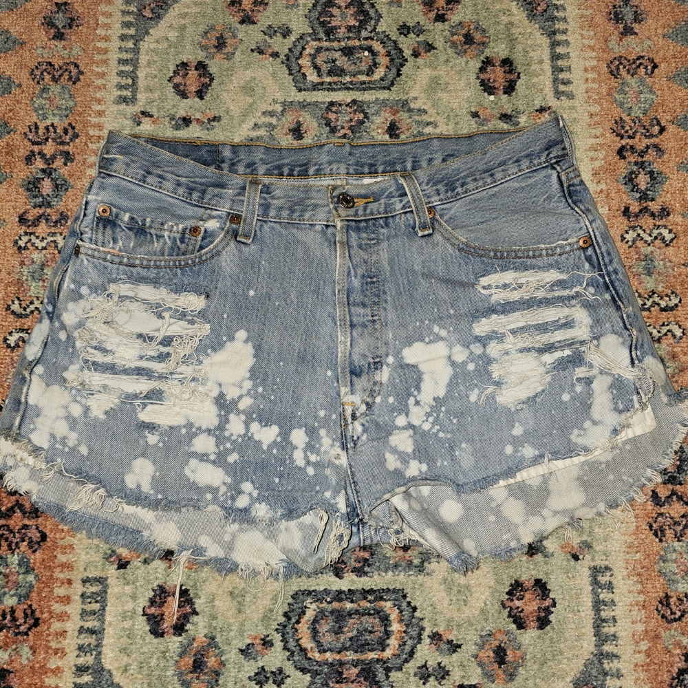 Levi's Sz 34 Distressed Blue Denim Shorts